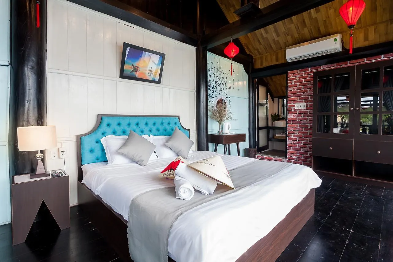 An Bang Stilt House Villa Хойан